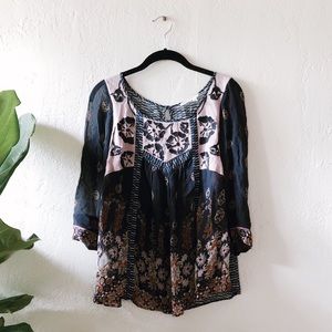Floreat Embroidered Blouse